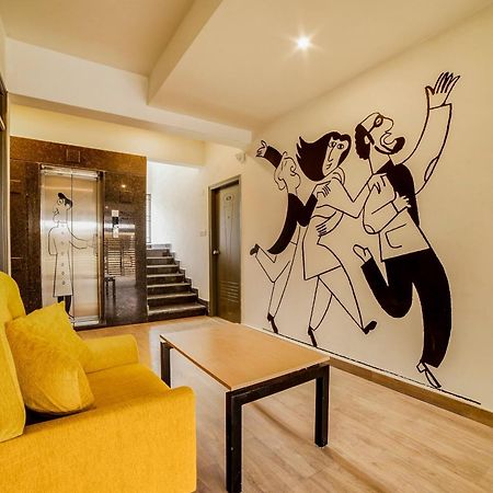 Townhouse Sarvar Hospitality Near Ascendas Park Square Mall 班加罗尔 外观 照片