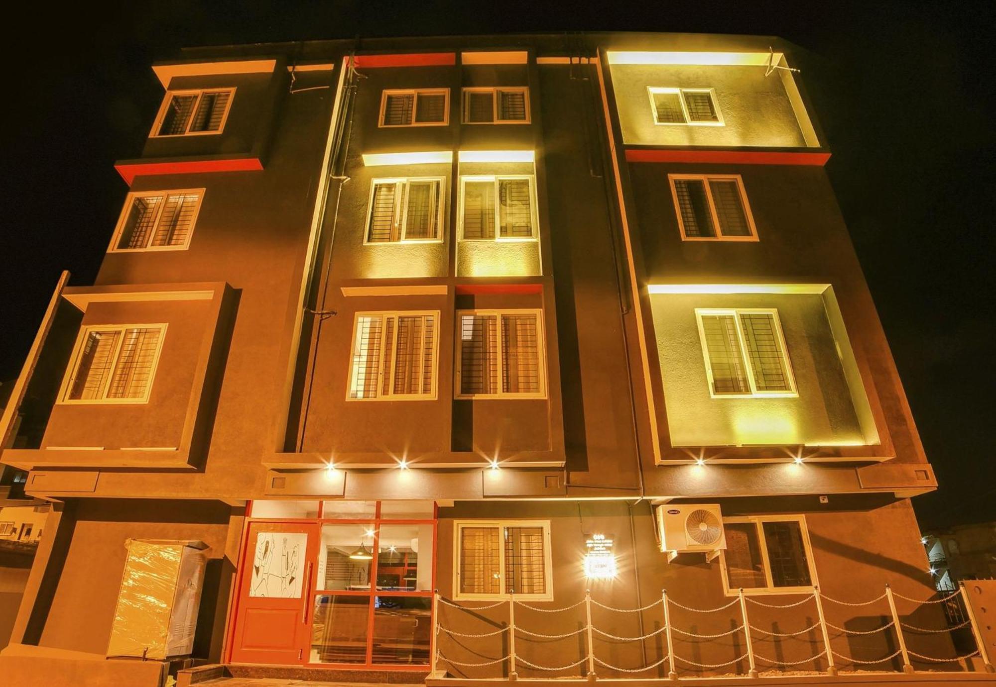 Townhouse Sarvar Hospitality Near Ascendas Park Square Mall 班加罗尔 外观 照片