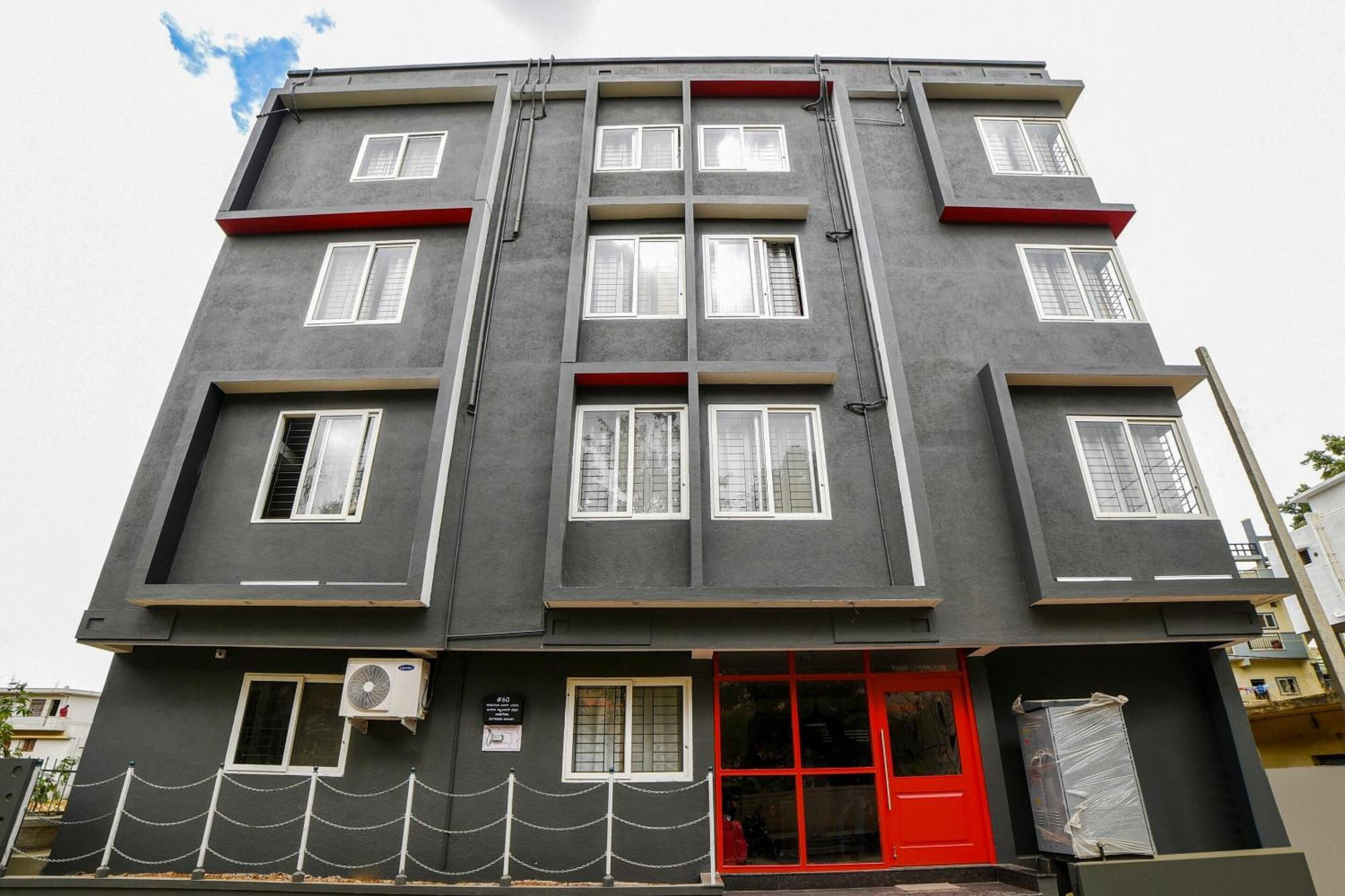 Townhouse Sarvar Hospitality Near Ascendas Park Square Mall 班加罗尔 外观 照片