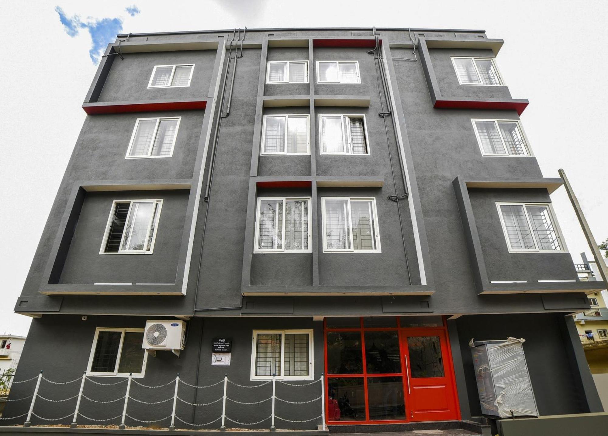 Townhouse Sarvar Hospitality Near Ascendas Park Square Mall 班加罗尔 外观 照片