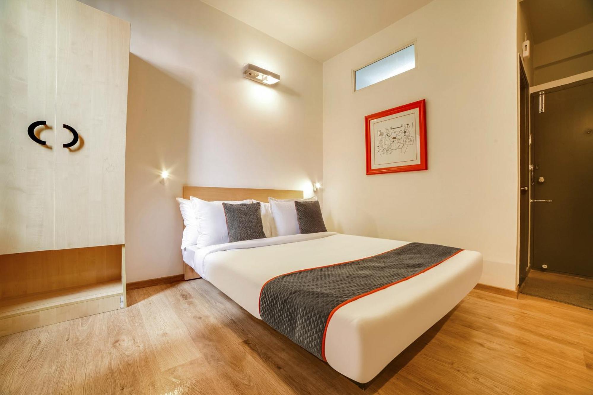 Townhouse Sarvar Hospitality Near Ascendas Park Square Mall 班加罗尔 外观 照片